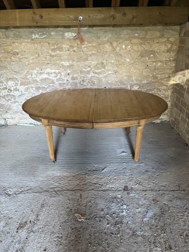 Large oval extending dining - oval,