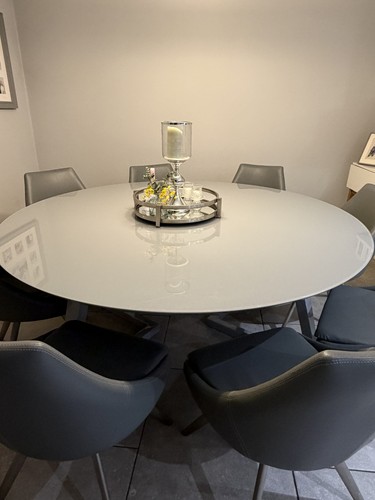 Large modern round white - 1.8m,