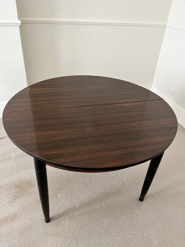 Large round dining table - , in