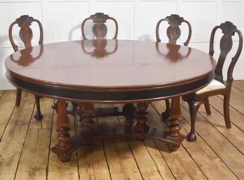 Large circular mahogany centre - circular,